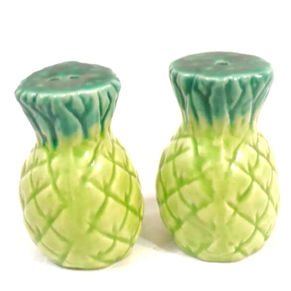 Vintage Mid Century Green Pineapple Salt and Pepper Shaker Set - Picture 2 of 4